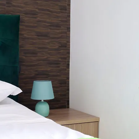 Flora Apartahotel Pompeya