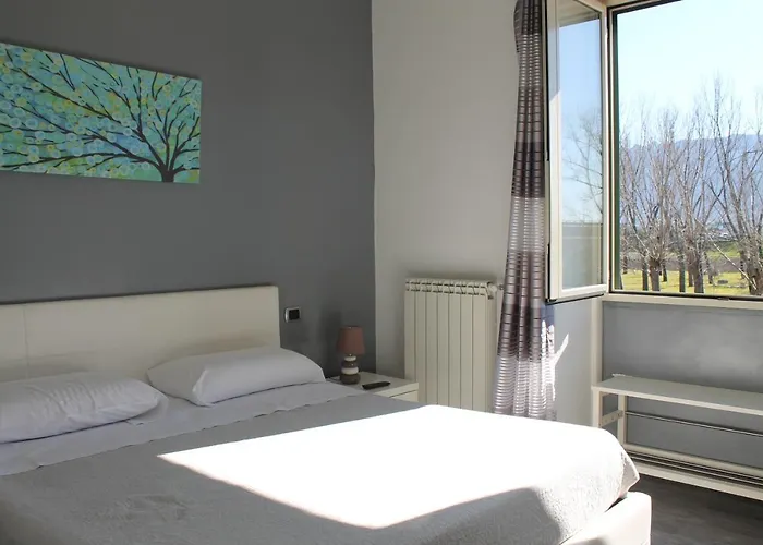 Flora 3* بومبيي