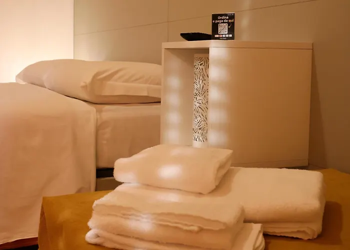 Flora 3* بومبيي