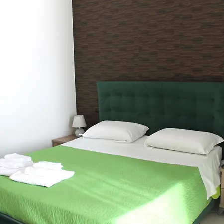 Villa Flora Aparthotel