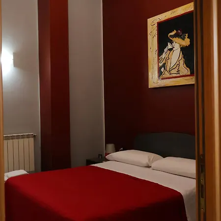 Aparthotel Villa Flora 3*