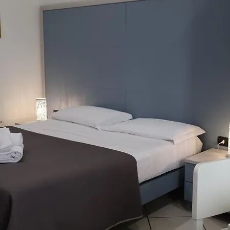 Villa Flora 3*