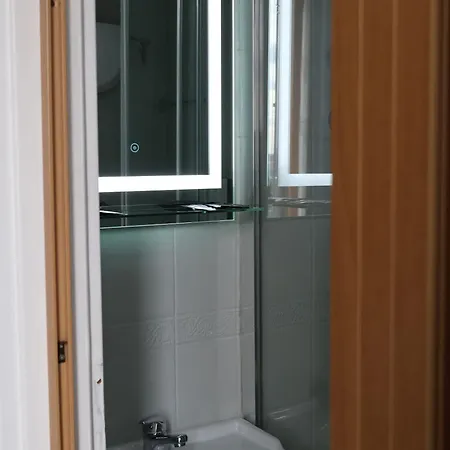 Villa Flora 3*