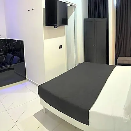 Aparthotel Villa Flora 3*