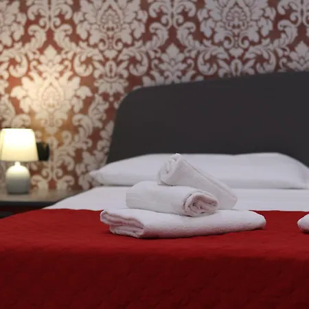 Villa Flora 3*