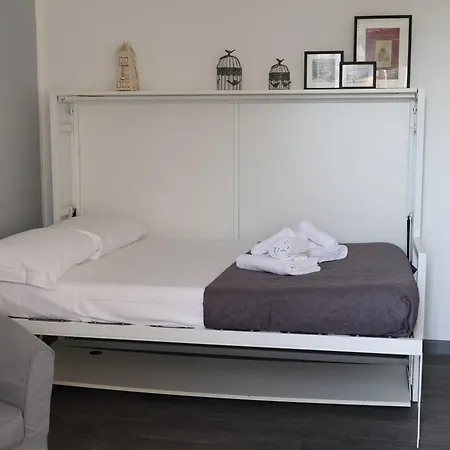 Villa Flora Aparthotel 3*