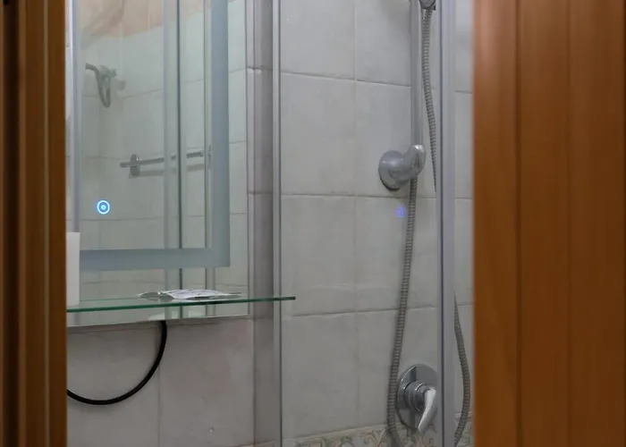 Villa Flora Aparthotel 3*